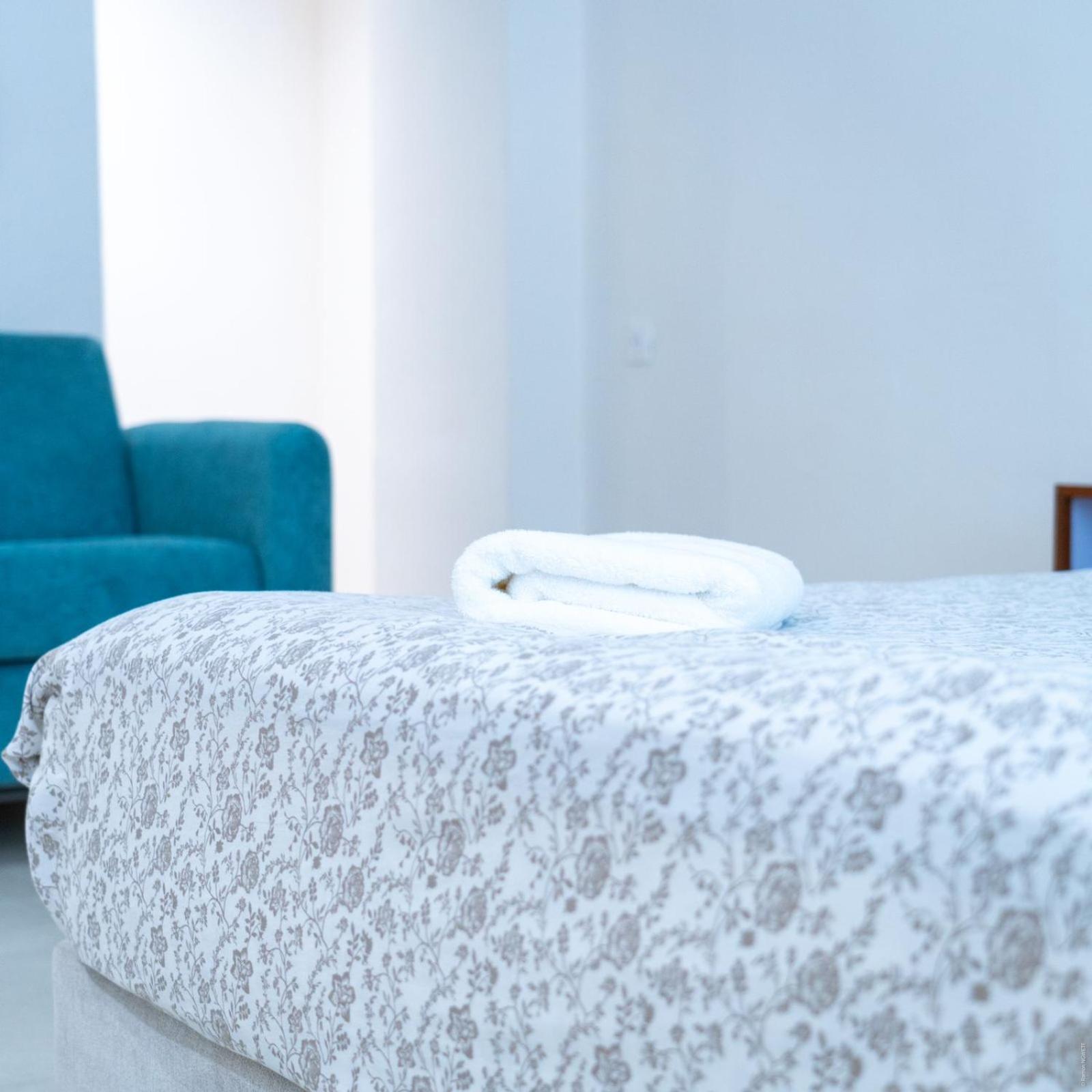Hotel Maison Marceau 马罗尼河畔圣洛朗 外观 照片